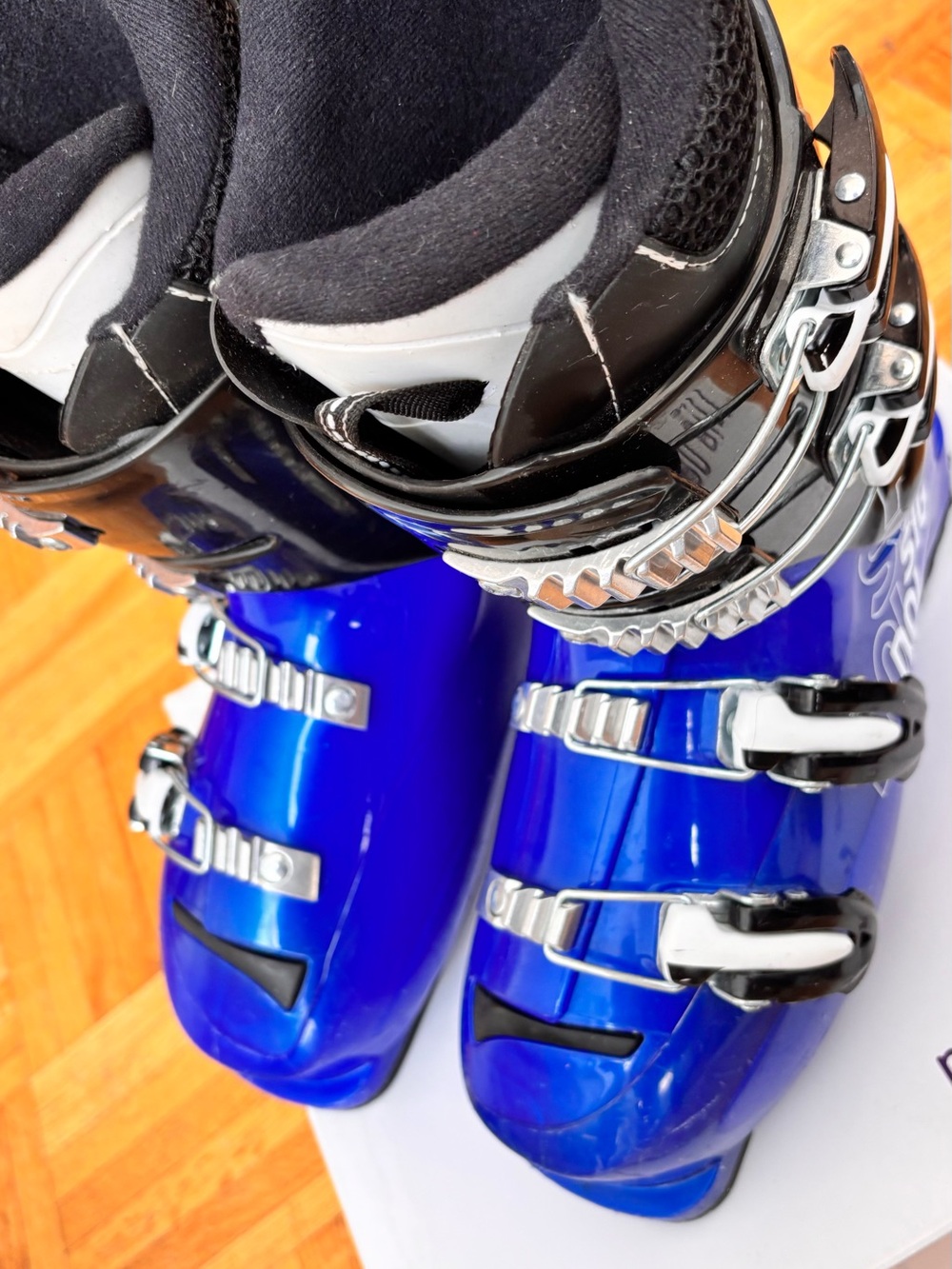 Rossignol Comp J4 Junior Ski Boots Size 23.5 (275mm) Black/Blue - Picture 7 of 8
